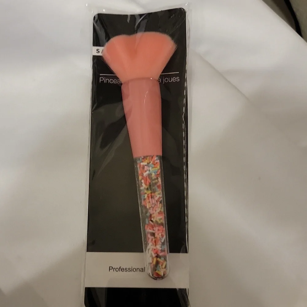 Blush Brush - Picture 5 of 5